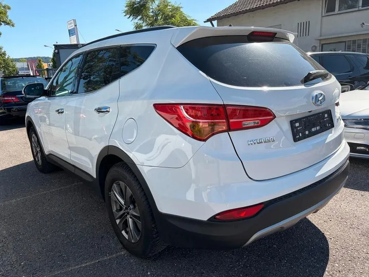 Hyundai SANTA FE