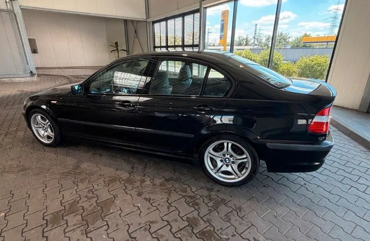 BMW 320