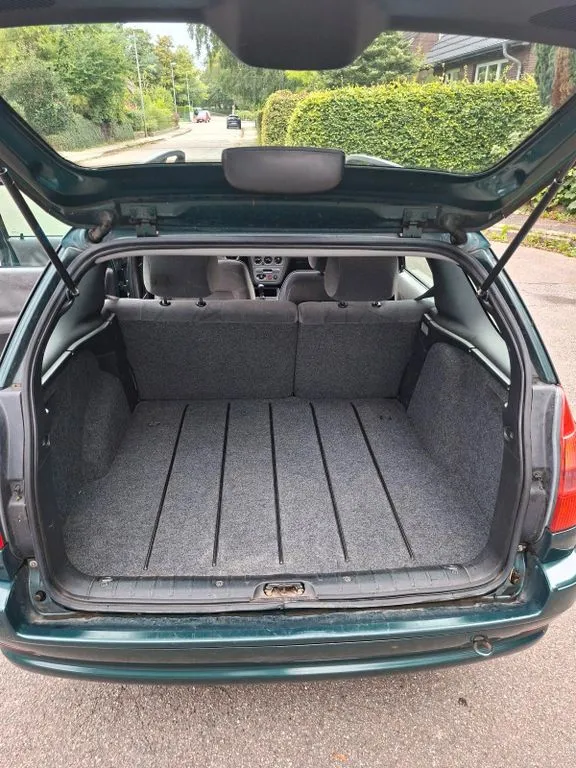 Peugeot 306