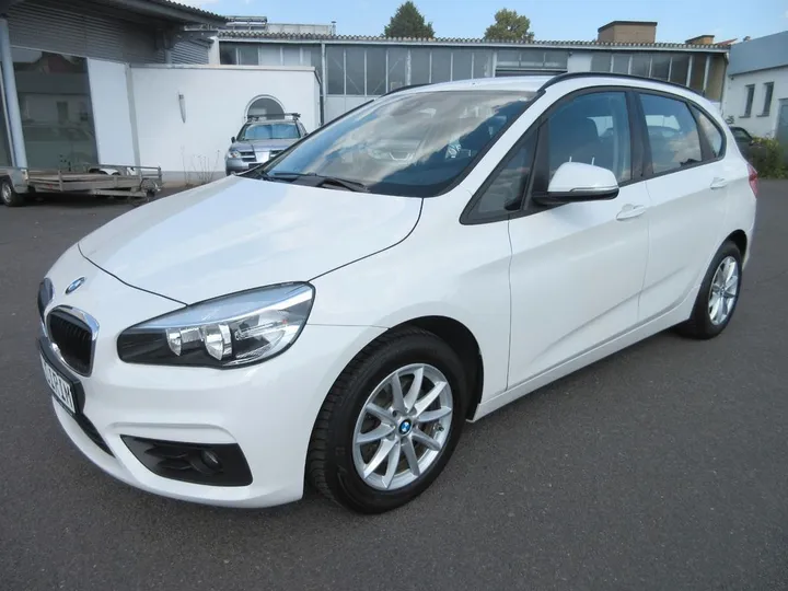 BMW 218