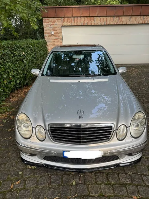 Mercedes-Benz E 55 AMG