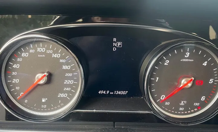 Mercedes-Benz E 220
