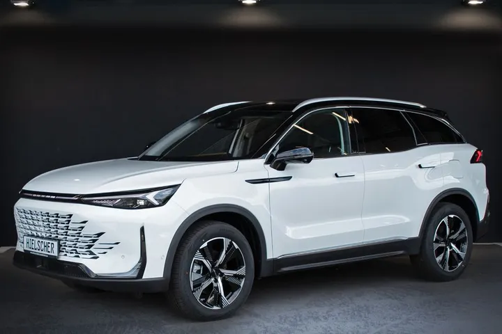 BAIC Beijing X75