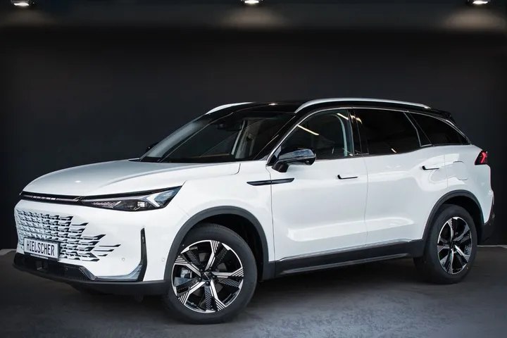 BAIC Beijing X75