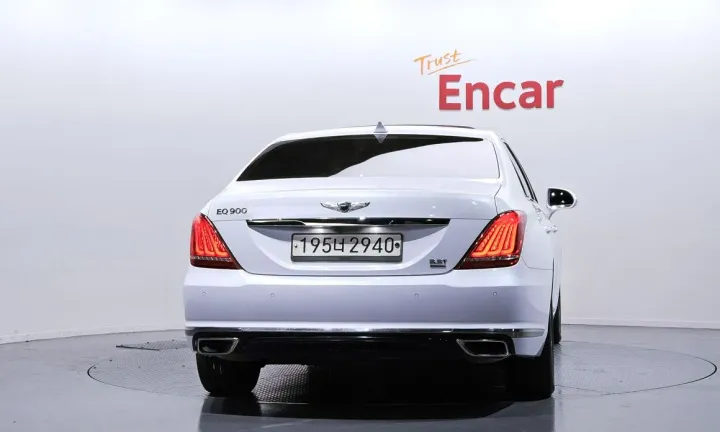 Genesis EQ900