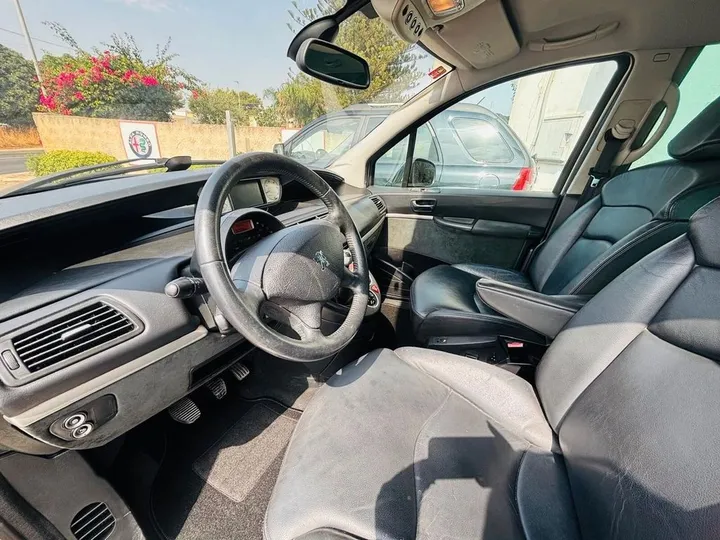 Peugeot 807