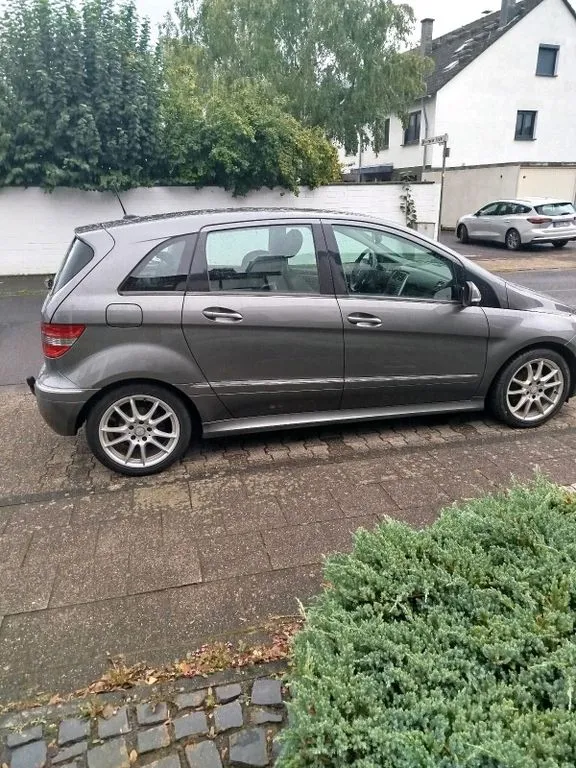 Mercedes-Benz B 170