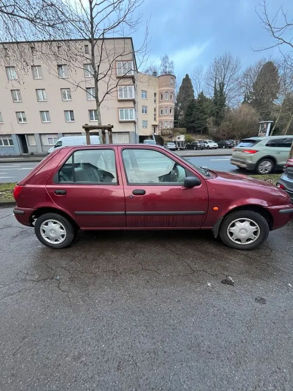 Mazda 121