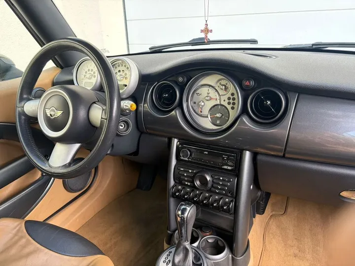 MINI Cooper Cabrio