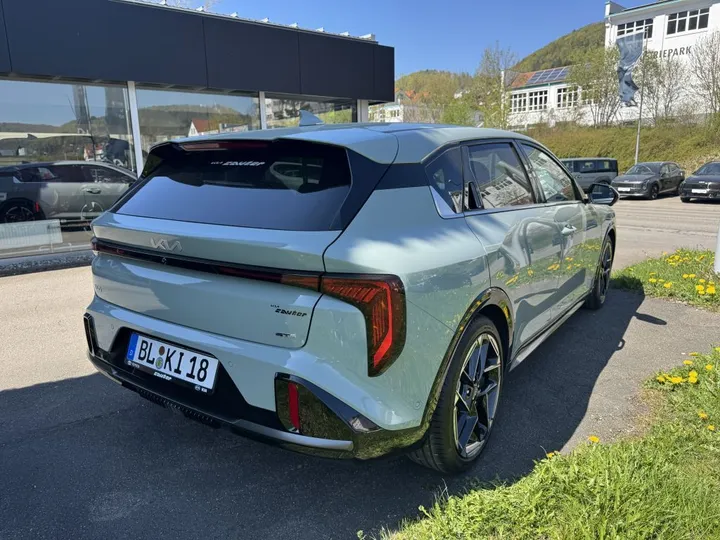 Kia K4