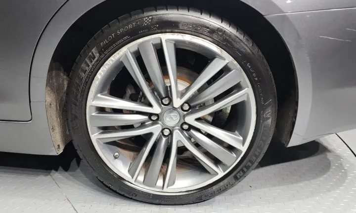 Infiniti Q50