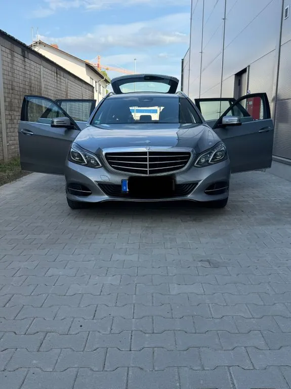 Mercedes-Benz E 220