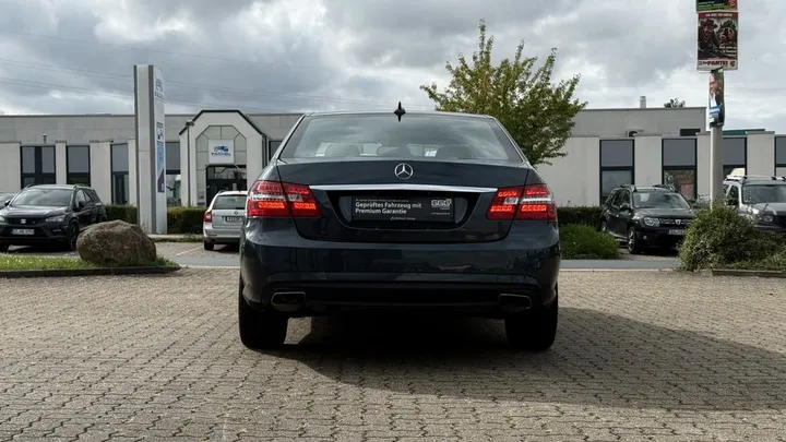 Mercedes-Benz E 220