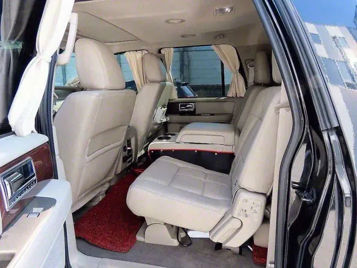 Lincoln Navigator