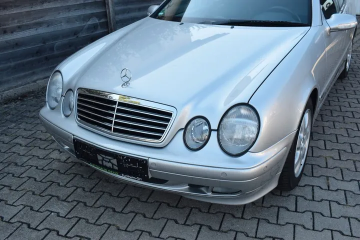 Mercedes-Benz CLK 230