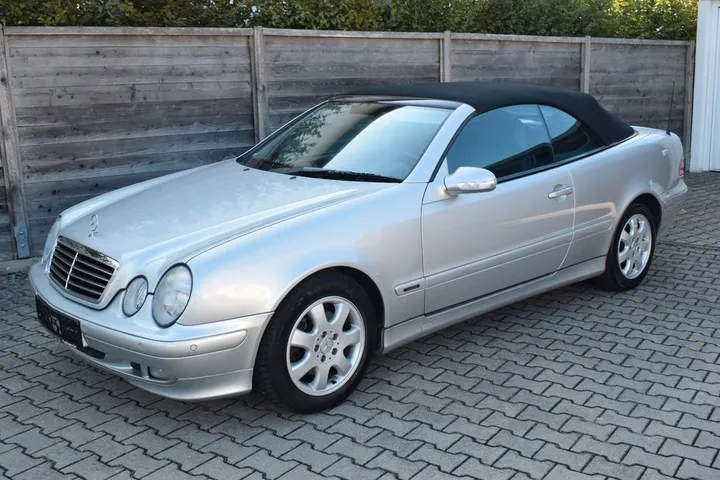 Mercedes-Benz CLK 230