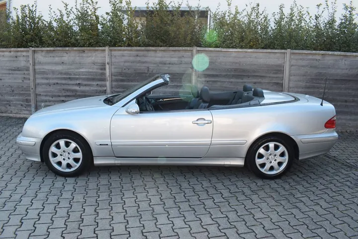 Mercedes-Benz CLK 230