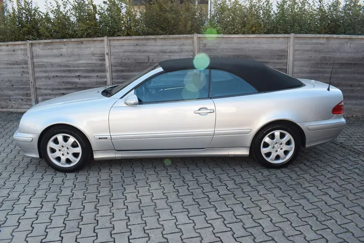 Mercedes-Benz CLK 230