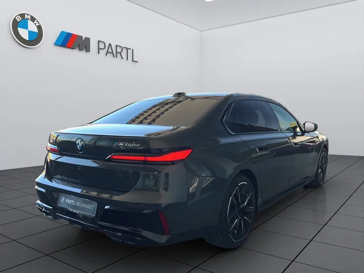 BMW M760