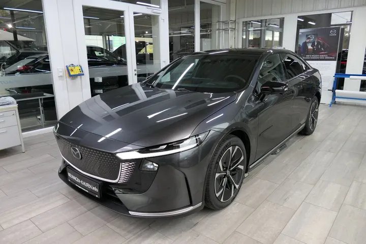 Mazda 6e