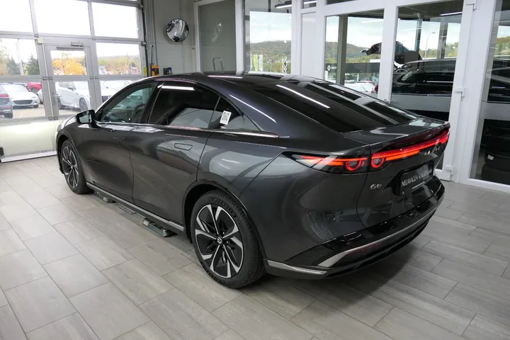Mazda 6e