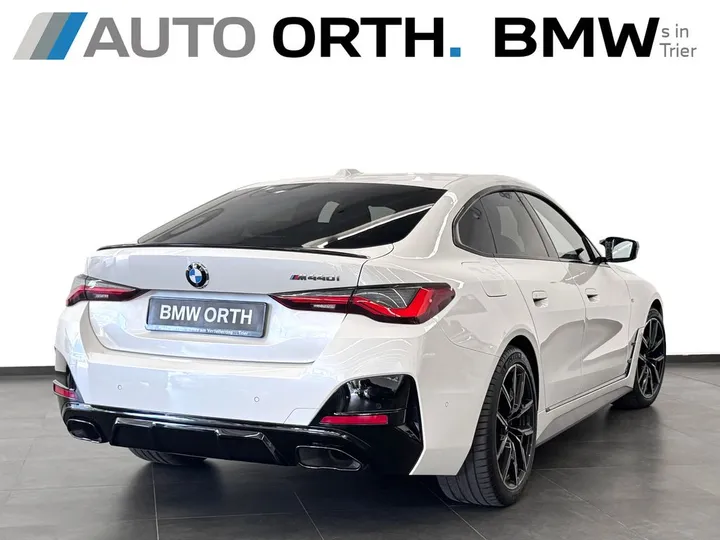BMW M440