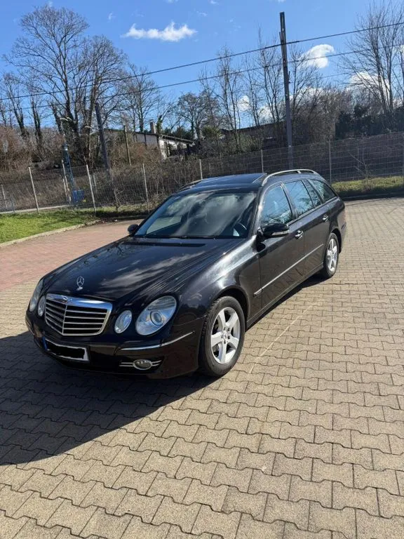 Mercedes-Benz E 220