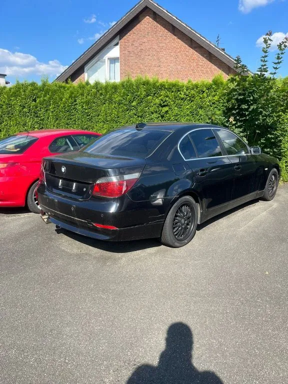 BMW 525
