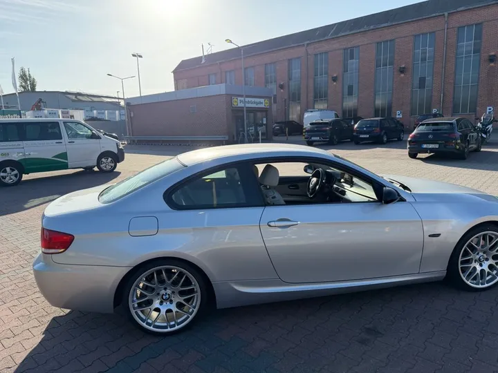 BMW 325