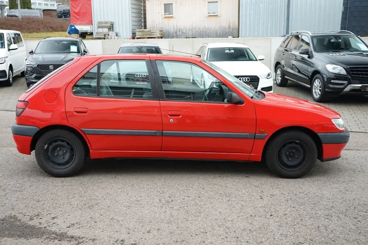 Peugeot 306