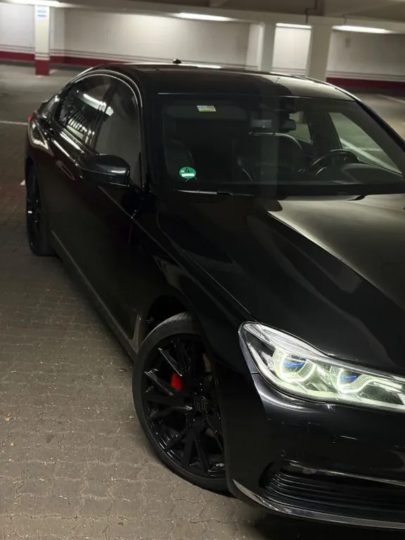 BMW 730