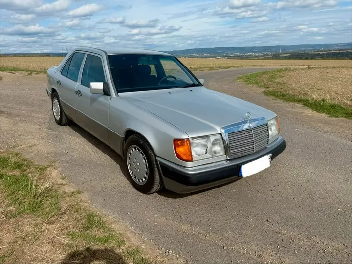 Mercedes-Benz 300
