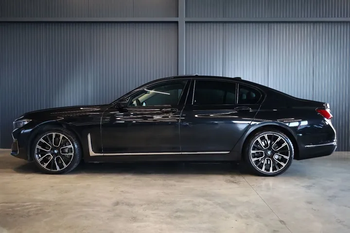 BMW 740