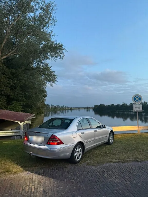 Mercedes-Benz C 200