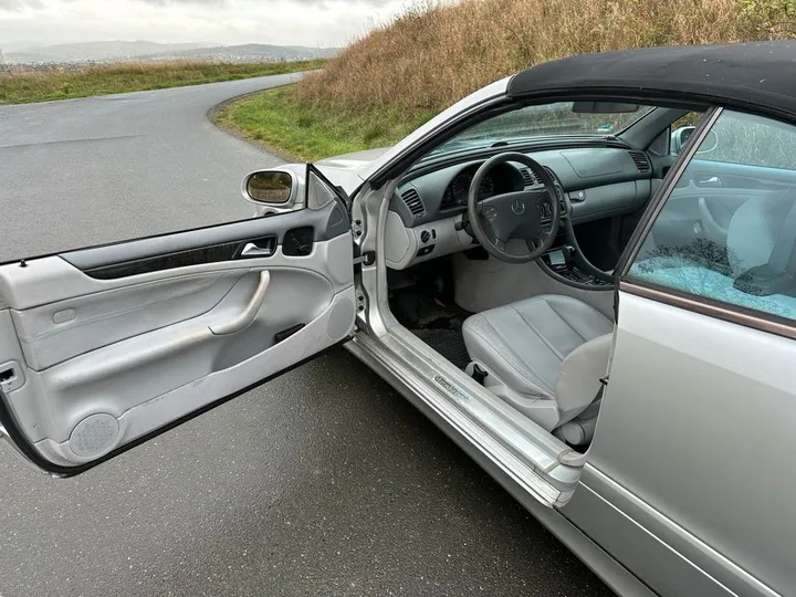 Mercedes-Benz CLK 200