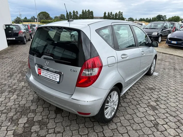 Mercedes-Benz A 180