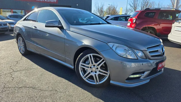 Mercedes-Benz E 200
