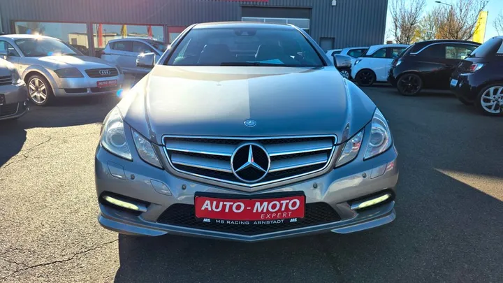 Mercedes-Benz E 200