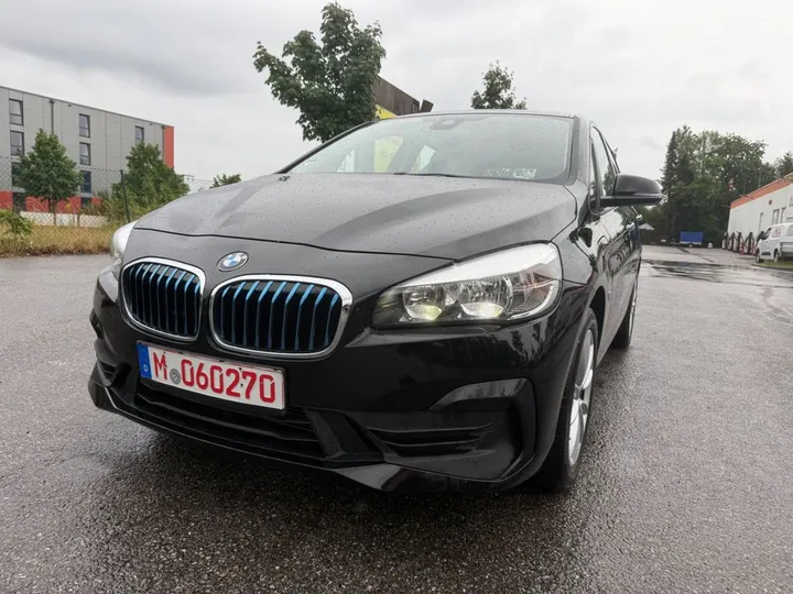 BMW 225