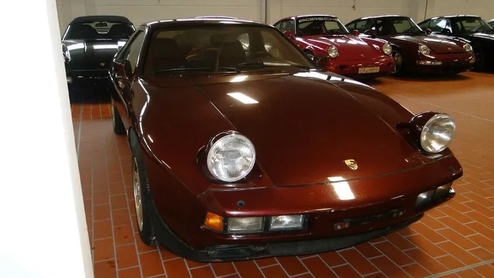 Porsche 928