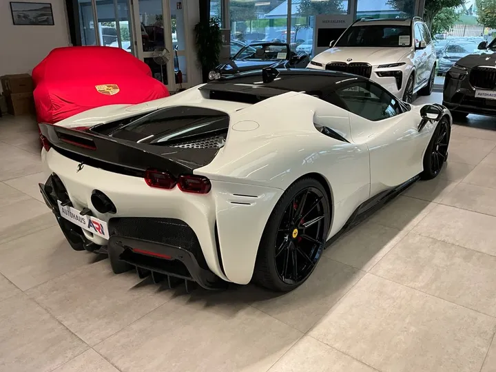 Ferrari SF90