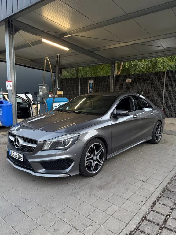 Mercedes-Benz CLA 180