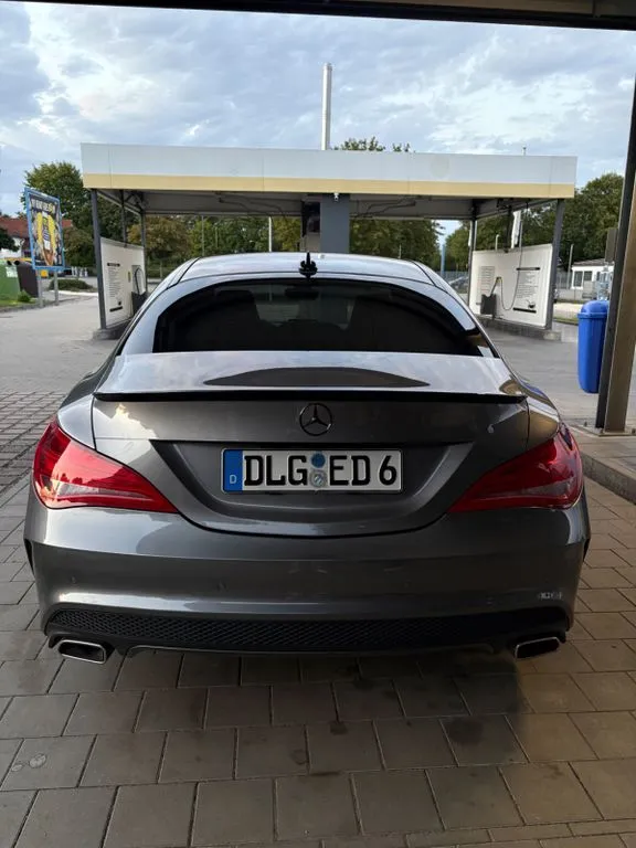 Mercedes-Benz CLA 180