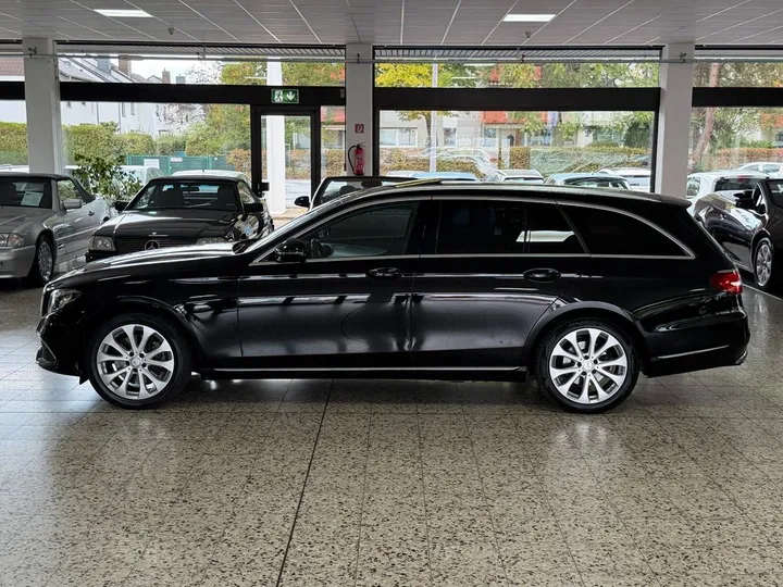 Mercedes-Benz E 200