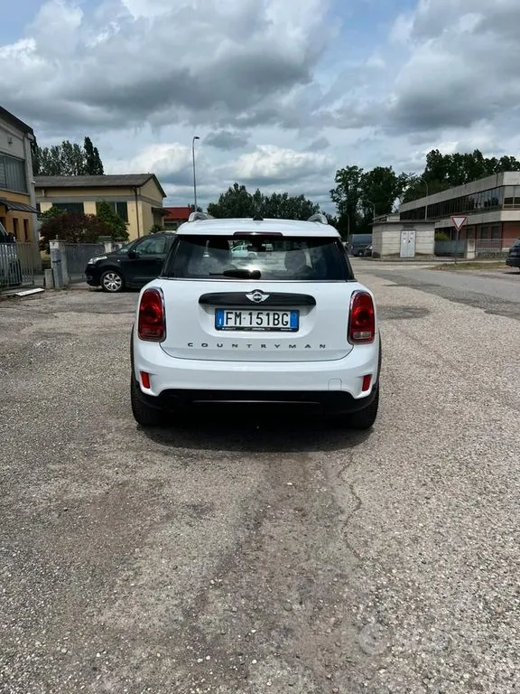 MINI One D Countryman