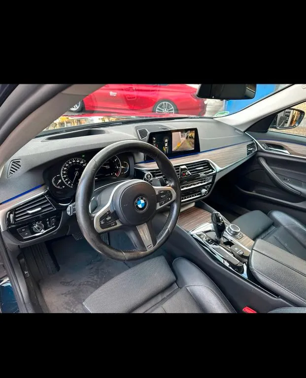 BMW 530