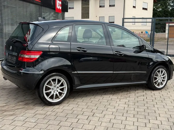 Mercedes-Benz B 170