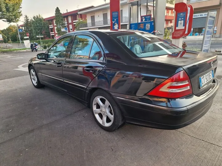 Mercedes-Benz C 220