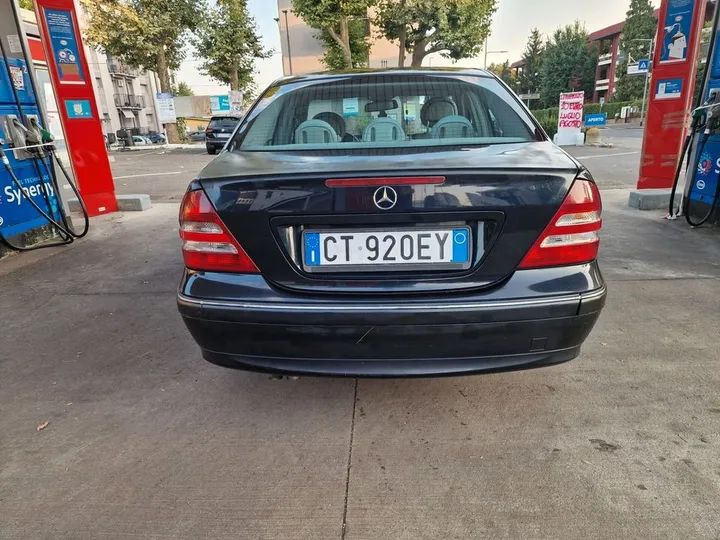 Mercedes-Benz C 220