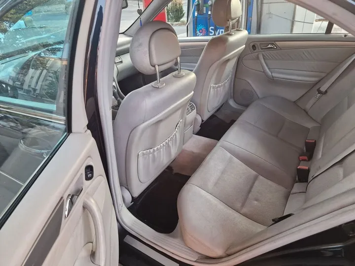 Mercedes-Benz C 220